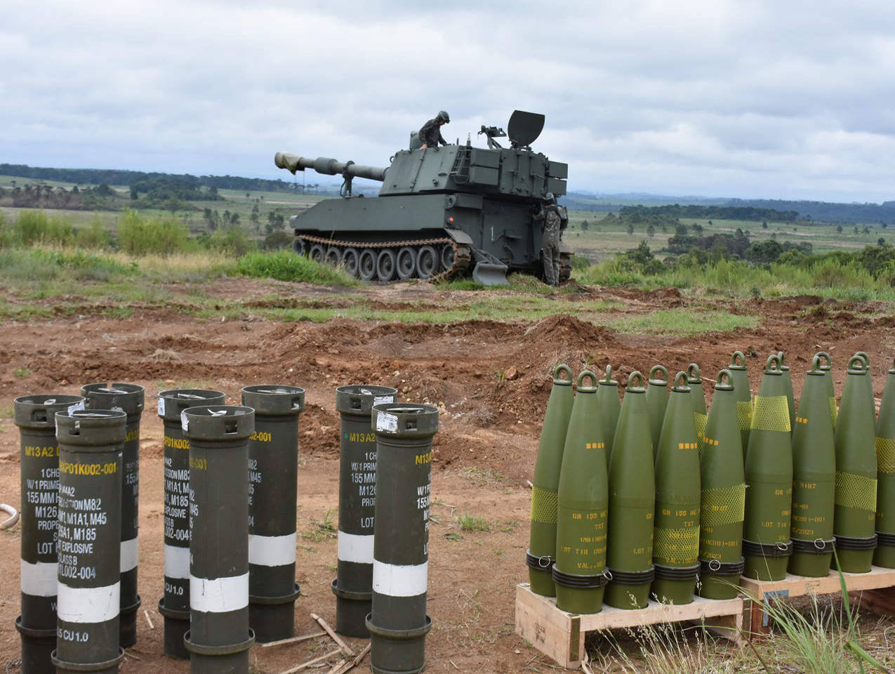 Exército Brasileiro avalia compra de 36 obuseiros autopropulsados