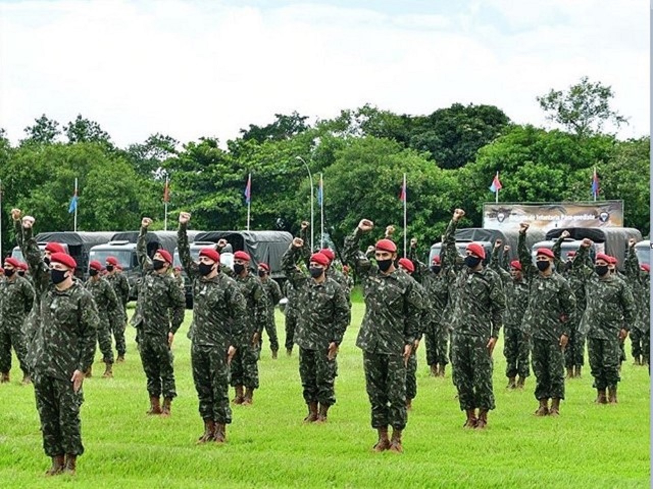 DefesaNet - Brazil - US - Airborne troops embark to Fort Polk in the ...