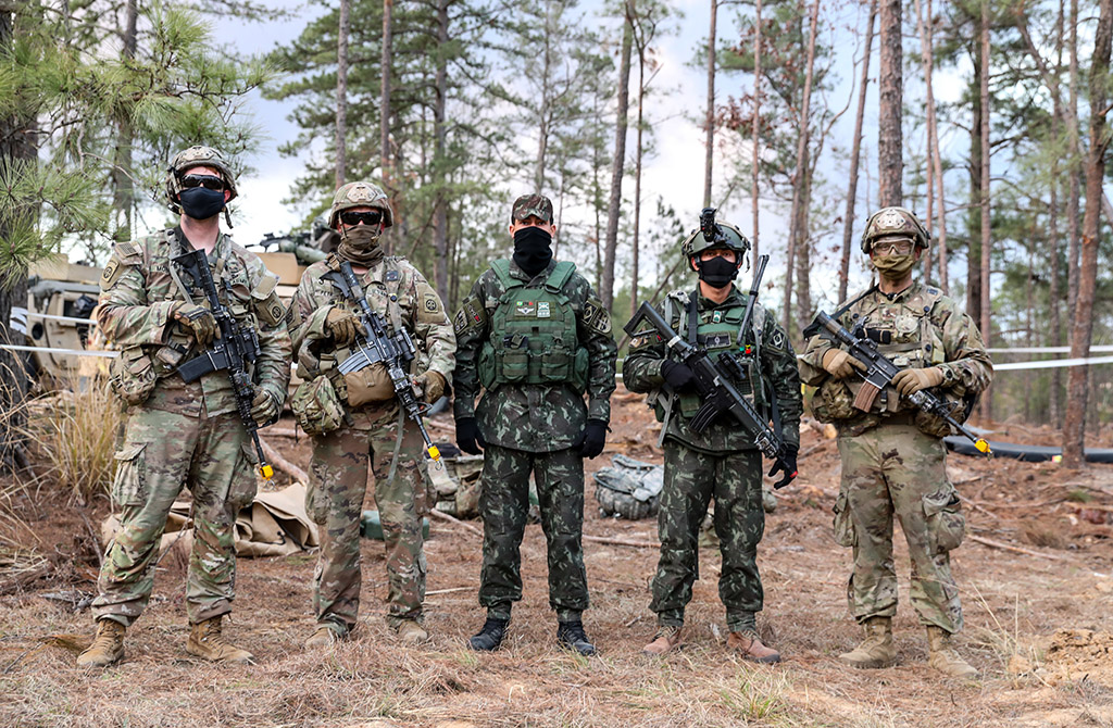 Tropa do Exército Brasileiro se prepara para atividade internacional -  DefesaNet