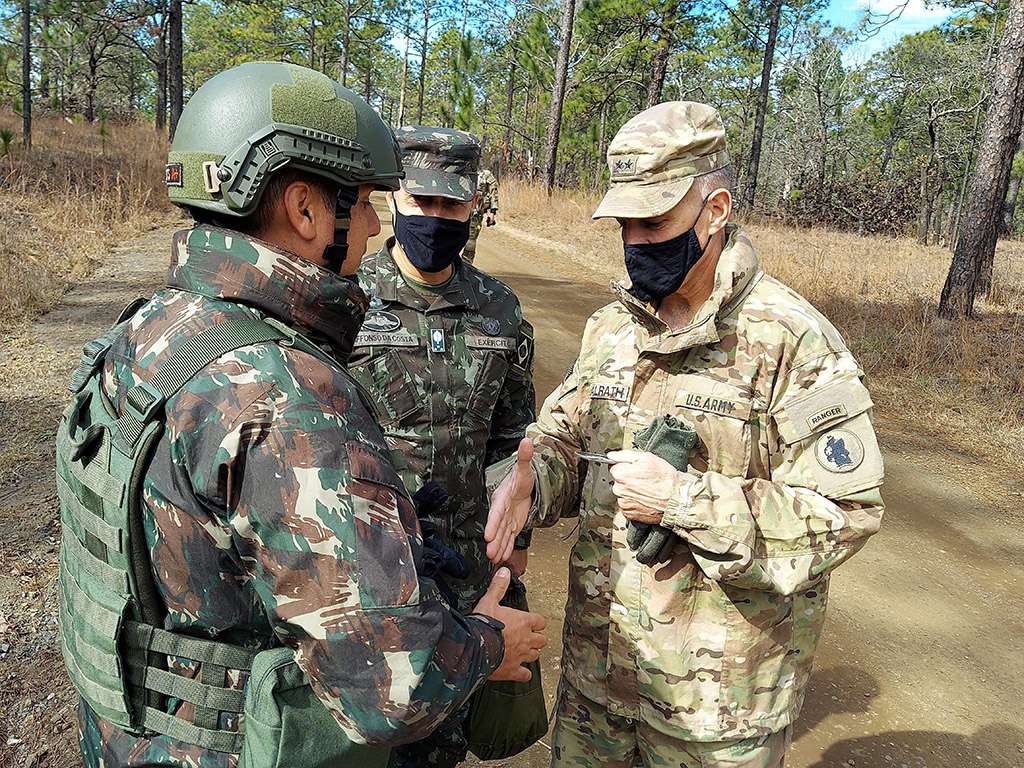 Tropa do Exército Brasileiro se prepara para atividade internacional -  DefesaNet