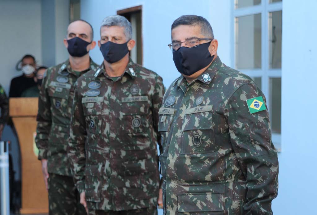 General Hertz assume o comando da 3ª DE - Comando da 3ª Divisão de