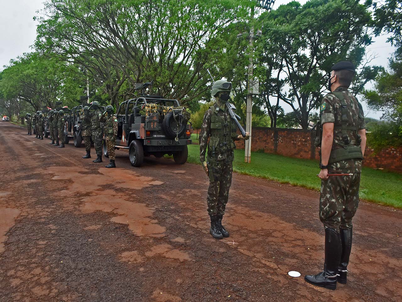 Comandante Militar da Amazônia inspeciona Pelotões Especiais de