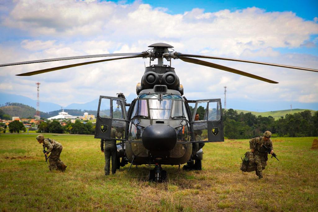 Exército Brasileiro e Exército dos Estados Unidos realizarão exercício  militar em território brasileiro - Forças Terrestres - Exércitos, Indústria  de Defesa e Segurança, Geopolítica e Geoestratégia