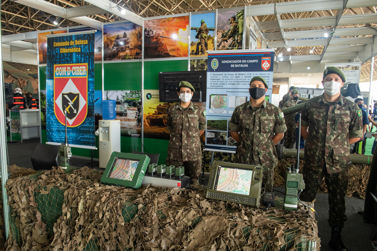 Exército participa de Semana Nacional de Ciência e Tecnologia Exército participa de Semana Nacional de Ciência e Tecnologia