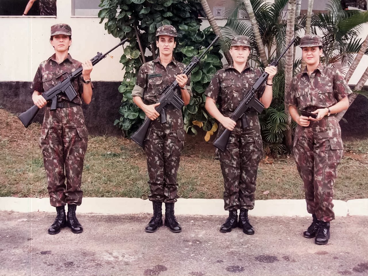 O que é preciso para entrar no Exército Brasileiro feminino?