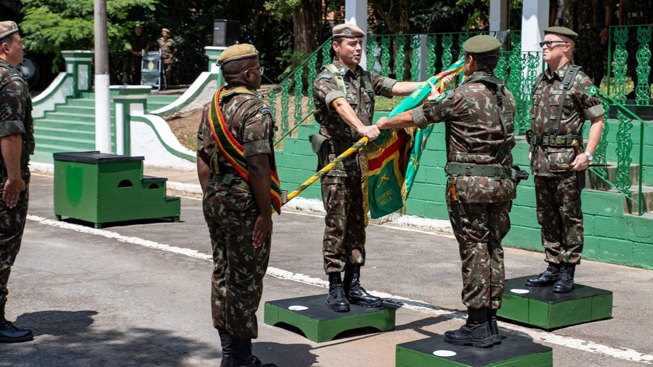 Passagem de Comando da12ª Brigada de Infantaria Leve (Aeromóvel