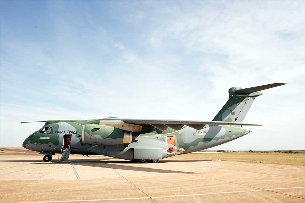 Embraer KC-390 Millennium completa testes realizando lançamento de cargas  em voo. – Tecnodefesa