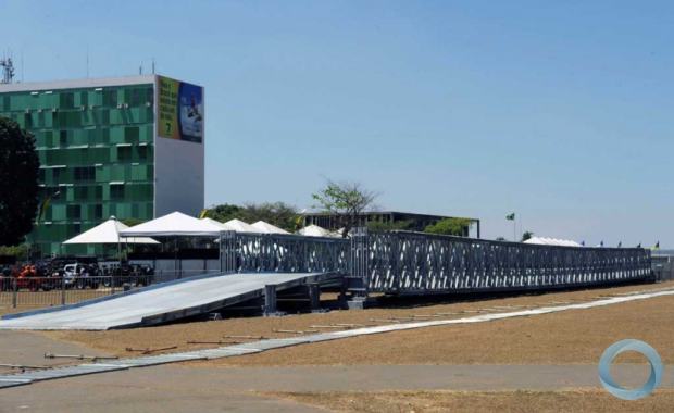 Pontes tipo Bailey adquiridas pelo DNIT e coocadas sob responsabilidade dos Batalhões de Engenharia do Exército Brasileiro Foto Defesanet