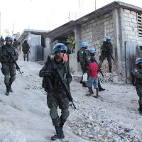 Tropas Brasileiras em ação no Haiti, na MINUSTAH.  