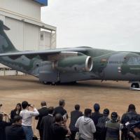A Embraer produz componentes e peças para a aeronave militar KC-390 em Évora