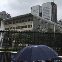 Consulado americano em Guangzhou: ao menos duas pessoas enviadas de volta para os EUA relataram 