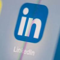 Microsoft aposentará a versão chinesa do LinkedIn e lançará o aplicativo InJobs (AFP/Martin BUREAU)
