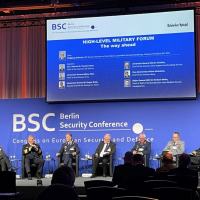 A Berlin Security Conference busca a discussão de políticas com foco no desenvolvimento de capacidades e aquisições militares