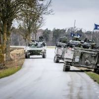 Rússia e Ucrânia: Regimento de tanques patrulha as estradas, em meio ao aumento das tensões entre a OTAN e a Rússia sobre a Ucrânia, na ilha sueca de Gotland, Suécia, em 16 de janeiro de 2022. (Foto: TT News Agency/Karl Melander via REUTERS)