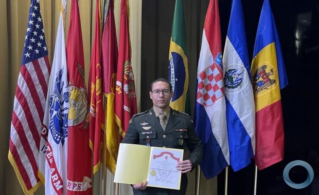 O militar brasileiro obteve o 2º lugar geral no curso e o 1º lugar entre os alunos internacionais.