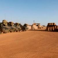 Veículos blindados da Task Force Takuba, a missão internacional no Sahel, no Mali, em 7 dezembro de 2021 (AFP/Thomas COEX) (Thomas COEX)