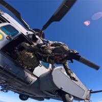 Salto Livre Operacional (SLOp) a partir de aeronave UH-15 “Super Cougar”. Foto 