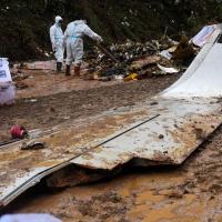 Avião que caiu na China foi derrubado intencionalmente por alguém na cabine