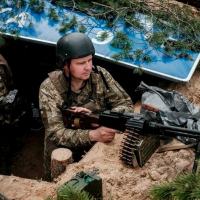  Soldados ucranianos perto de Lyman, no leste da Ucrânia, em 28 de abril de 2022. AFP - YASUYOSHI CHIBA 